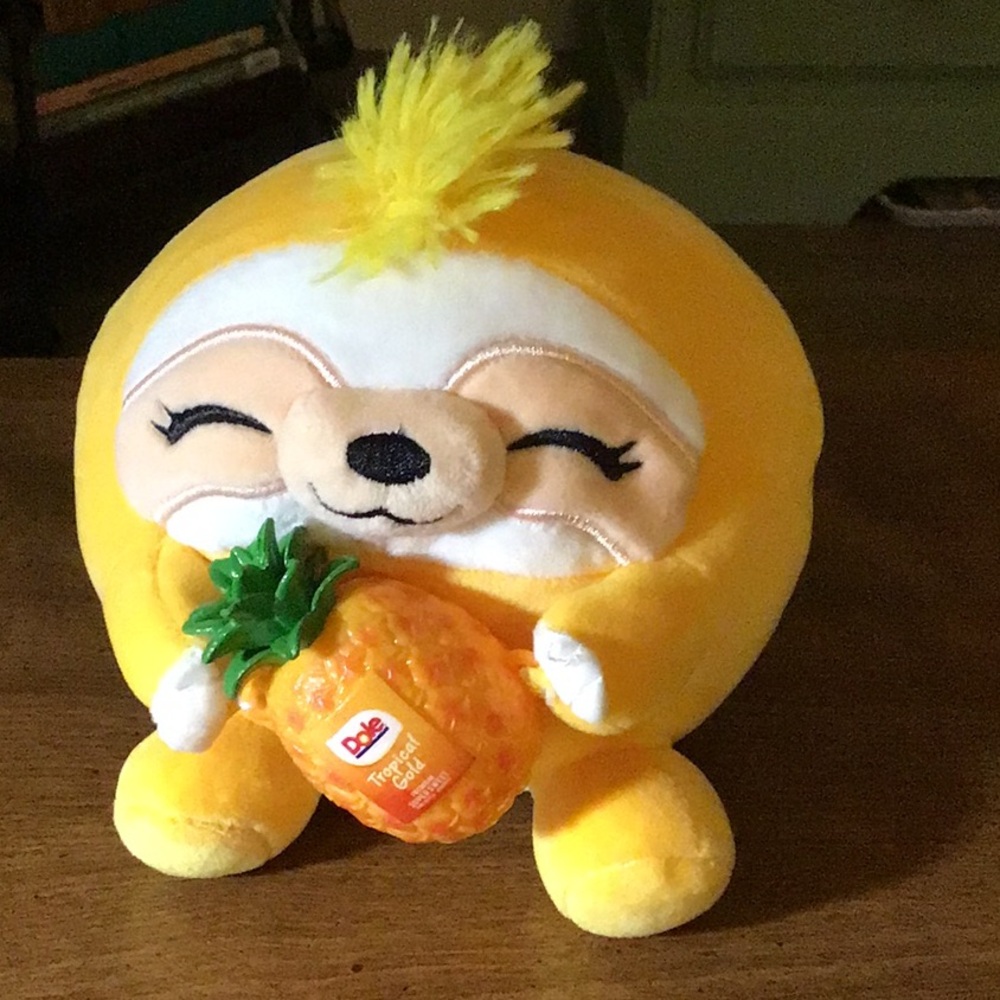 Zuru Snackles Sandy Sloth Dole Plush Toy, Yellow Sloth, Small, 5.5”